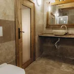 Anatolia Raymonde Cave House