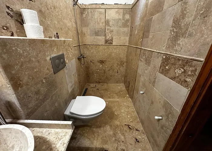 Anatolia Raymonde Cave House